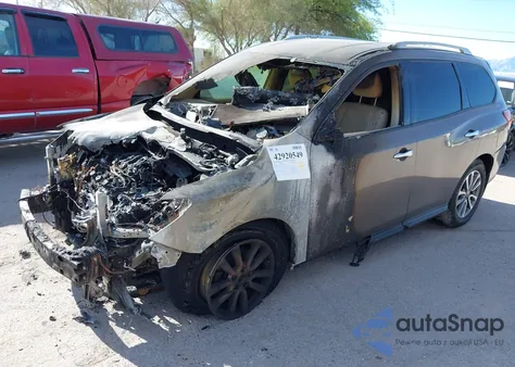 2013 Nissan Pathfinder Sv z USA, uszkodzony, nr VIN 5N1AR2MN8DC670973